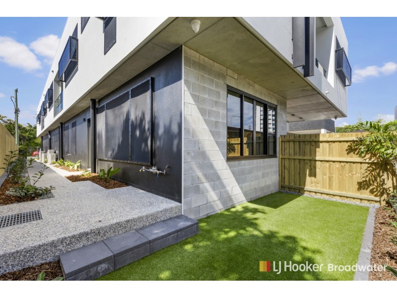 4/10 Central Street, Labrador QLD 4215