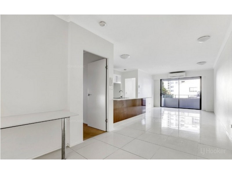 10/171 Scarborough Street, Southport QLD 4215