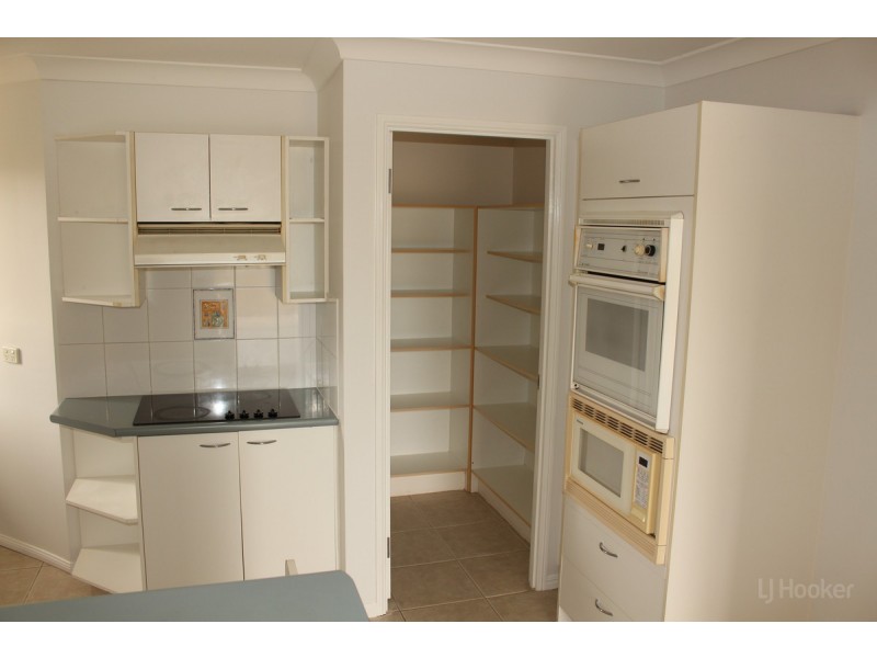 17/65 Bayview Street, Runaway Bay QLD 4216