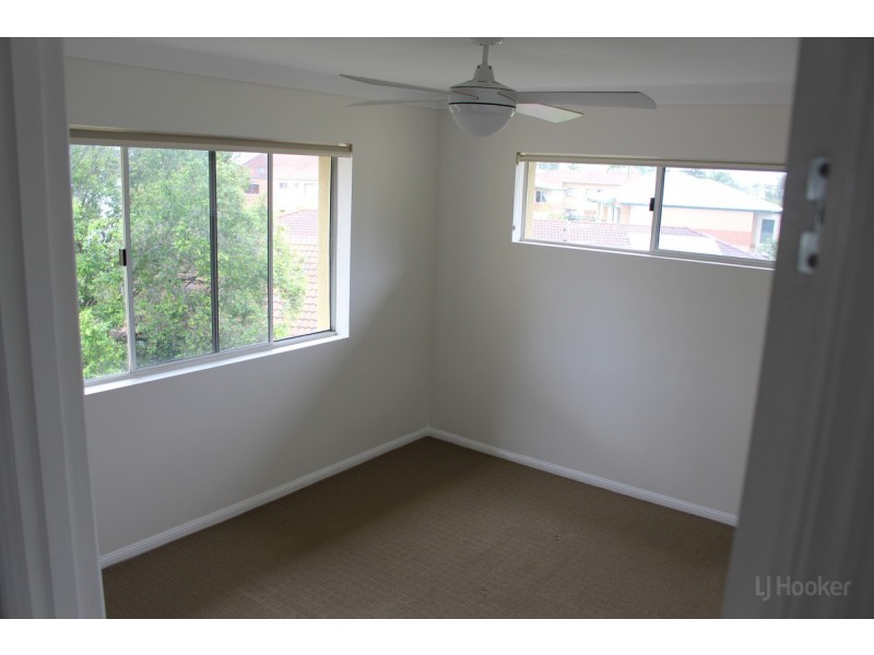 17/65 Bayview Street, Runaway Bay QLD 4216