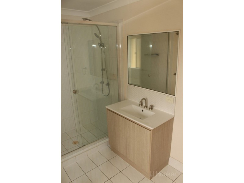 17/65 Bayview Street, Runaway Bay QLD 4216