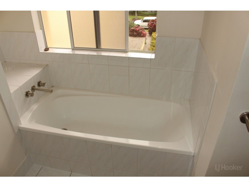 17/65 Bayview Street, Runaway Bay QLD 4216