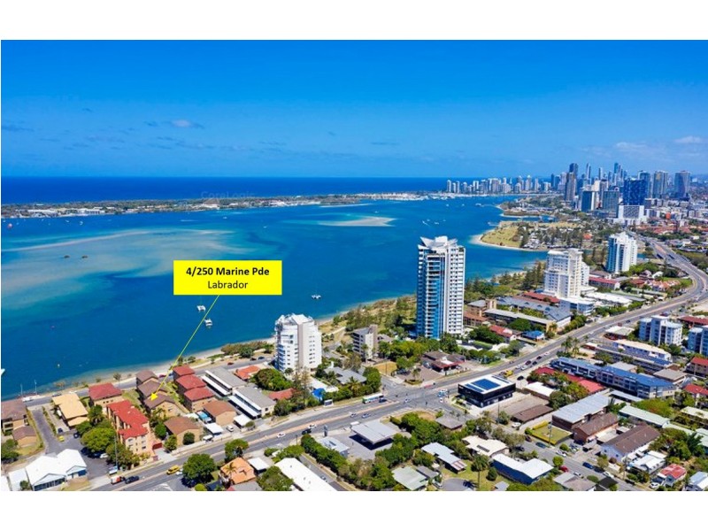 4/250 Marine Parade, Labrador QLD 4215