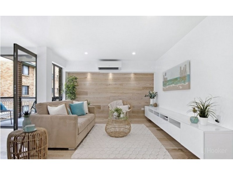 4/250 Marine Parade, Labrador QLD 4215