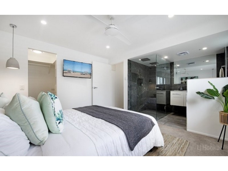 4/250 Marine Parade, Labrador QLD 4215