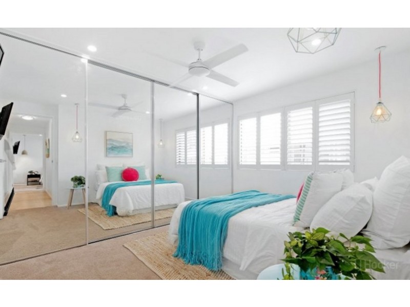 4/250 Marine Parade, Labrador QLD 4215