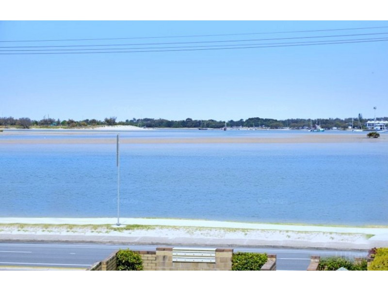 4/250 Marine Parade, Labrador QLD 4215