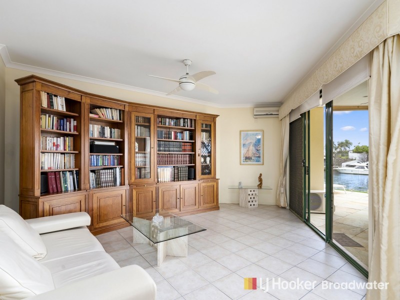 32/100 Morala Avenue, Runaway Bay QLD 4216