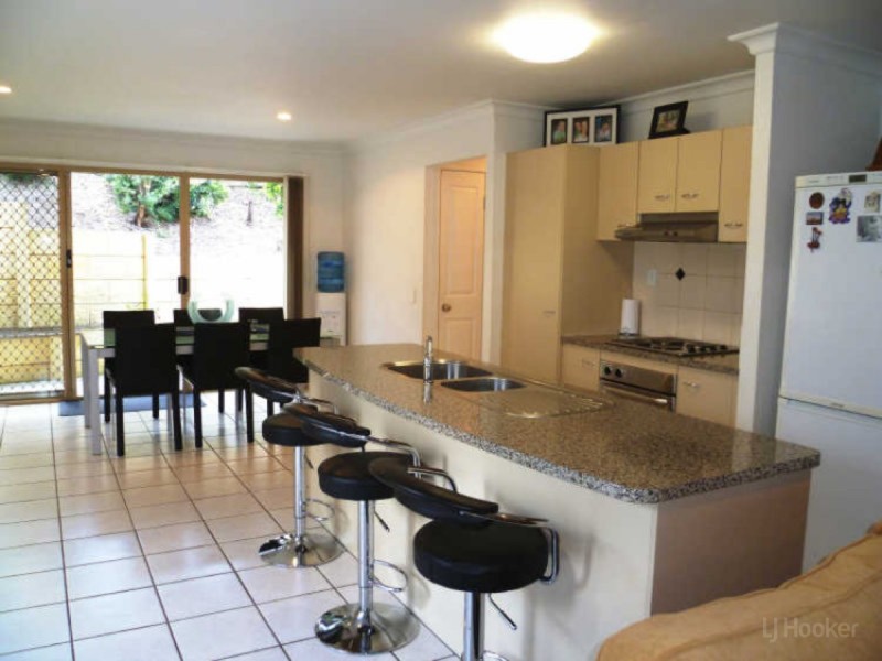 15/1 Archipelago Street, Pacific Pines QLD 4211