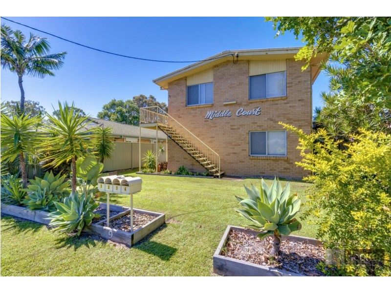 1/9 Middle Street, Labrador QLD 4215