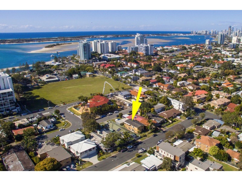 1/9 Middle Street, Labrador QLD 4215