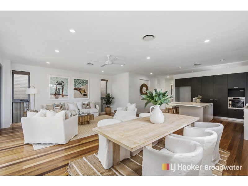 33 Ernest Street, Labrador QLD 4215