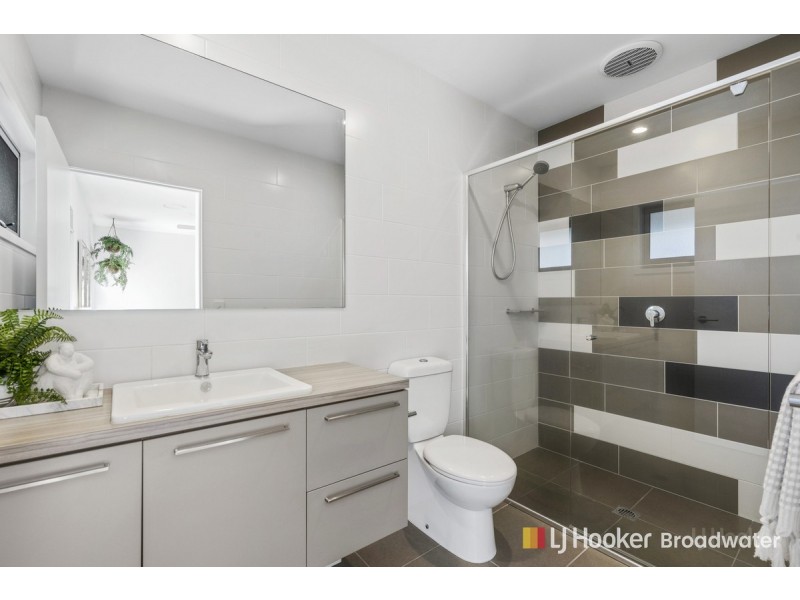 33 Ernest Street, Labrador QLD 4215