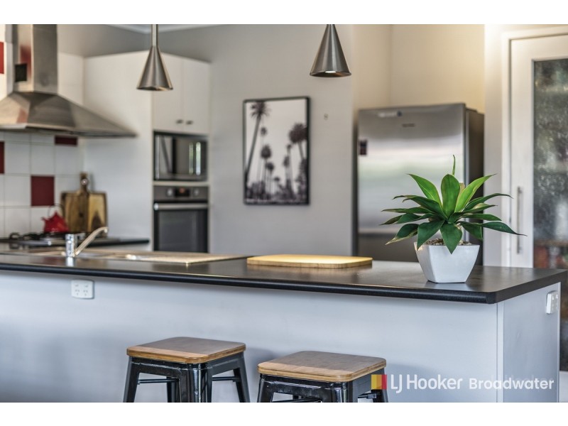 1/133 Central Street, Labrador QLD 4215