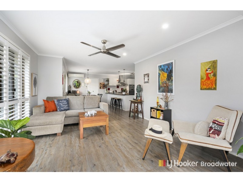 1/133 Central Street, Labrador QLD 4215