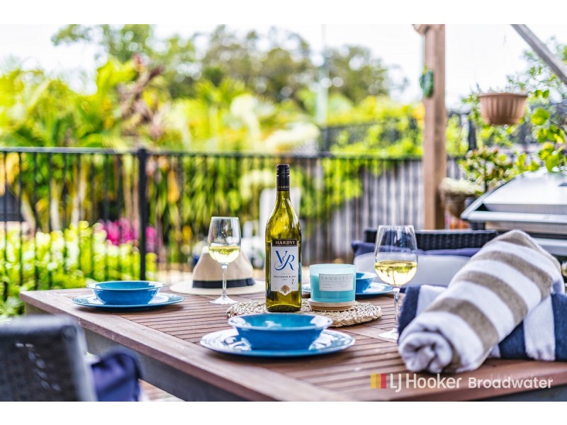 1/133 Central Street, Labrador QLD 4215