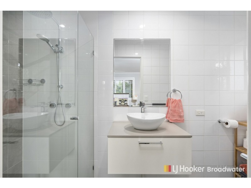 1/133 Central Street, Labrador QLD 4215