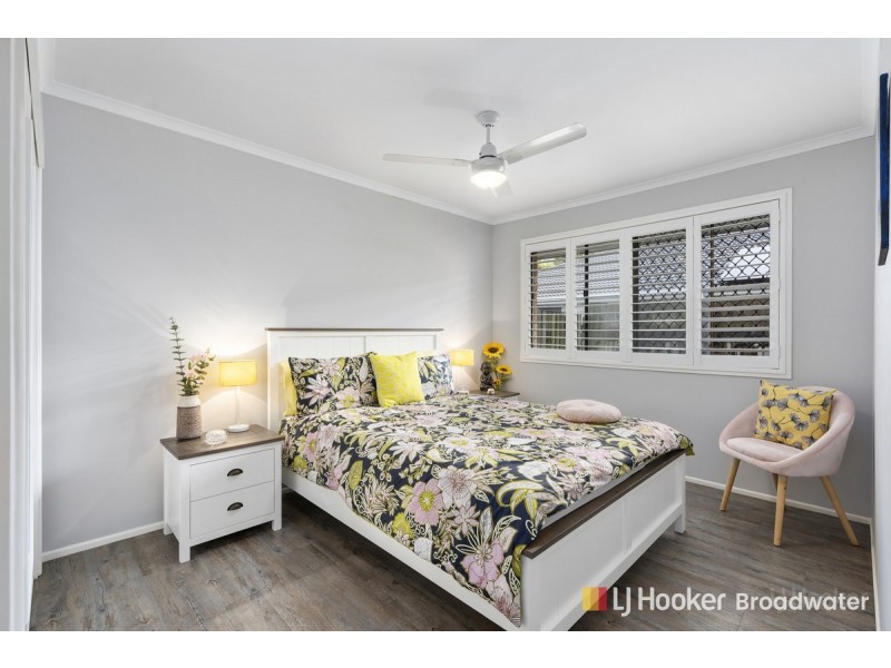 1/133 Central Street, Labrador QLD 4215