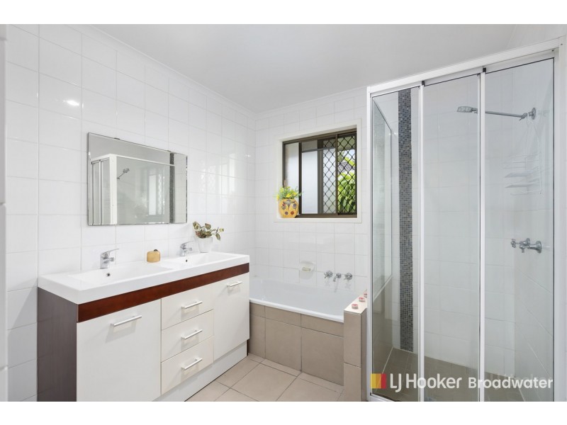 1/133 Central Street, Labrador QLD 4215