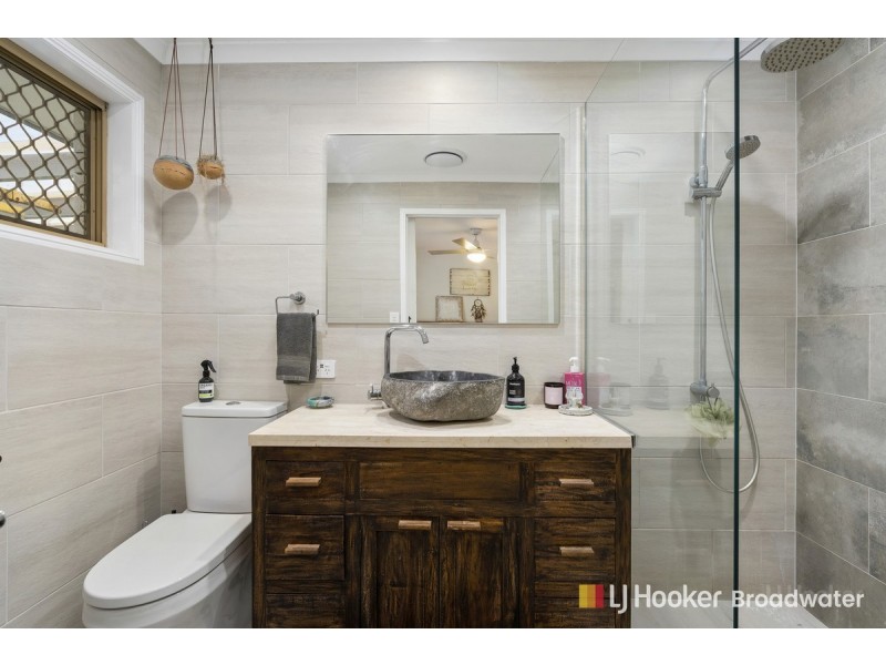 1/5 Jupiter Close, Labrador QLD 4215