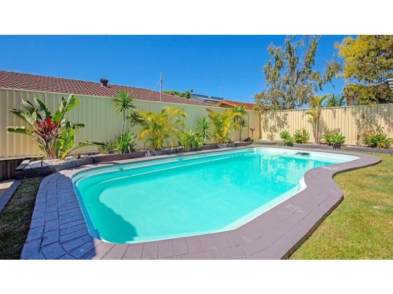 18 Scoter Avenue, Paradise Point QLD 4216