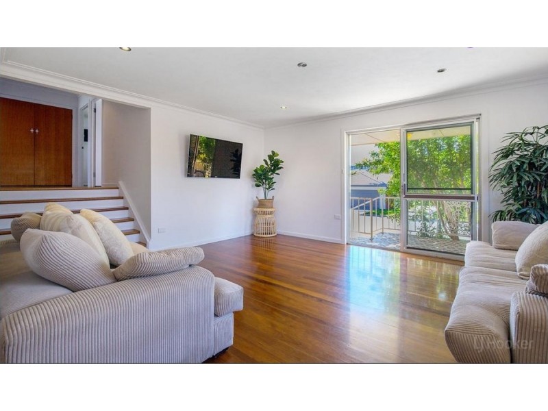 18 Scoter Avenue, Paradise Point QLD 4216