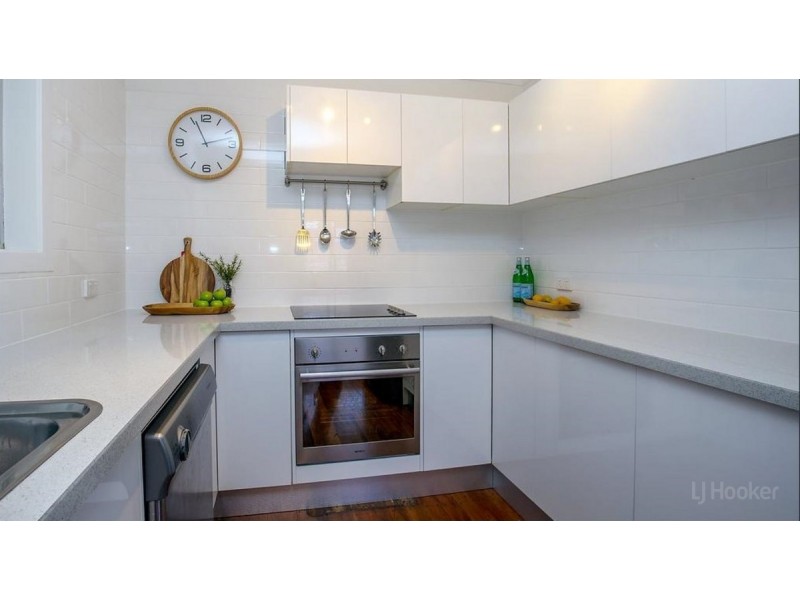 18 Scoter Avenue, Paradise Point QLD 4216