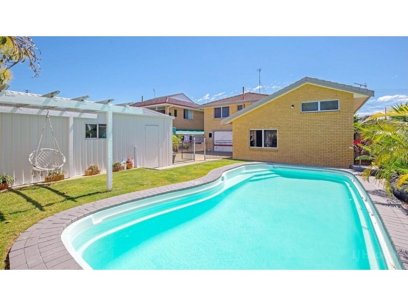 18 Scoter Avenue, Paradise Point QLD 4216