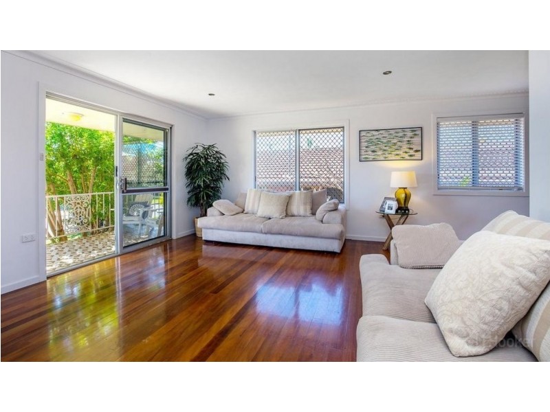 18 Scoter Avenue, Paradise Point QLD 4216