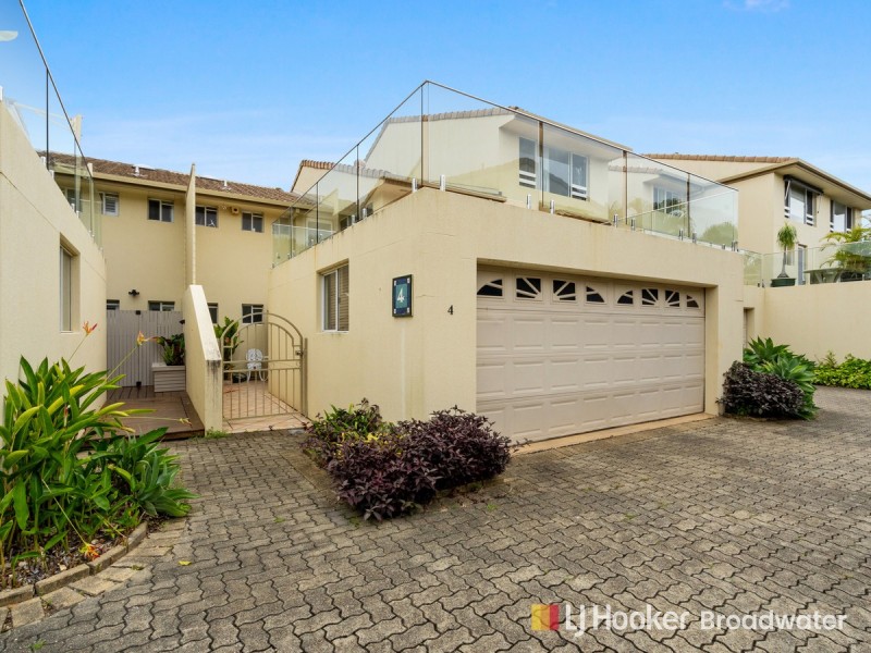 4/100 Morala Avenue, Runaway Bay QLD 4216