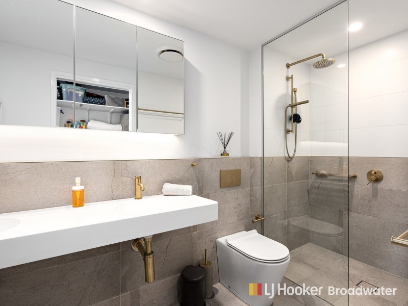 1301/372 Marine Parade, Labrador QLD 4215