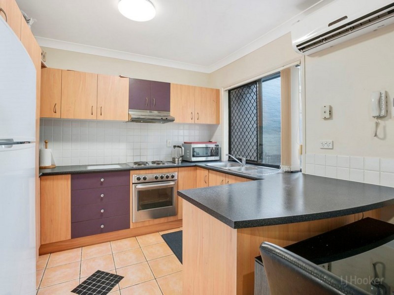 8/20 Brown Street, Labrador QLD 4215
