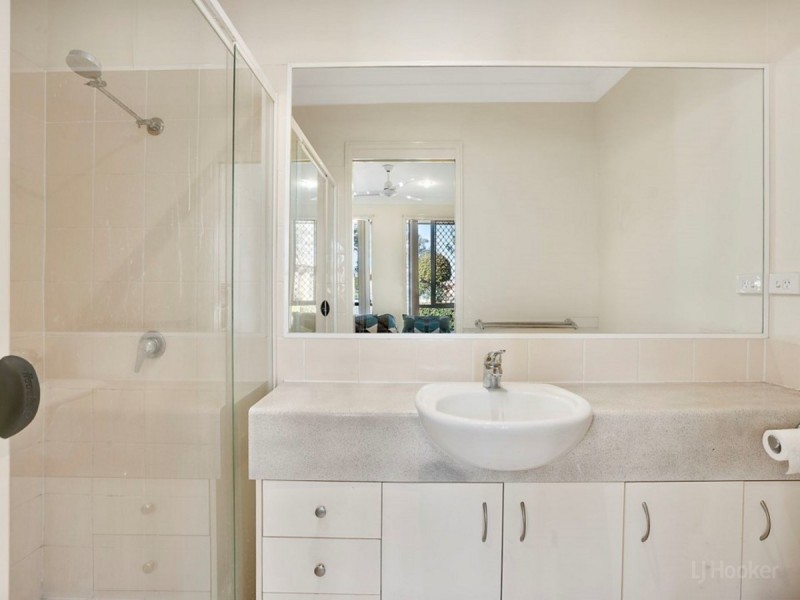 8/20 Brown Street, Labrador QLD 4215