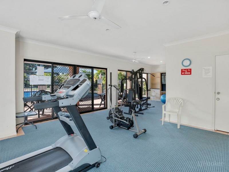 8/20 Brown Street, Labrador QLD 4215