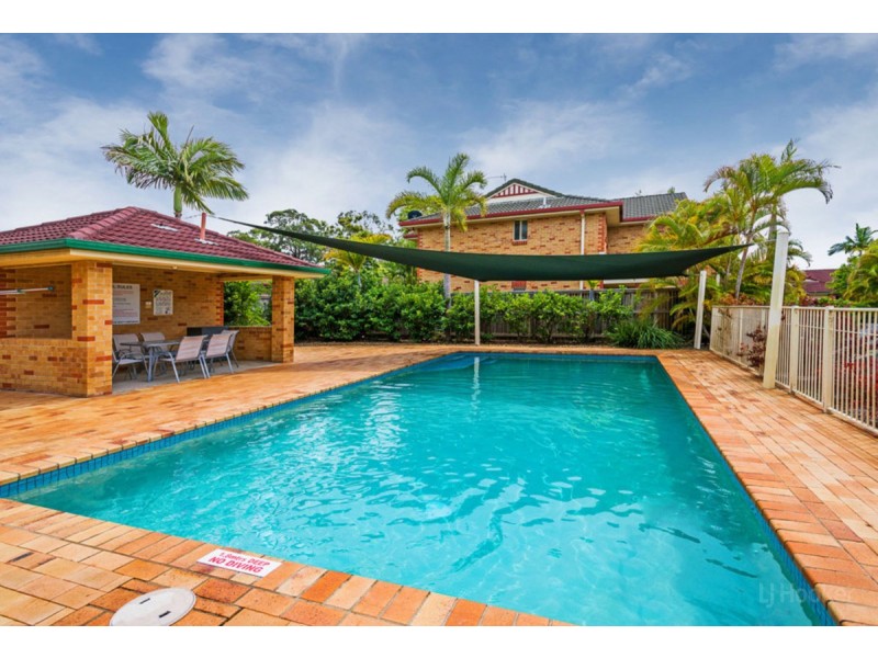 17/2 Brown Street, Labrador QLD 4215