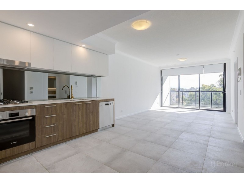 507/372 Marine Parade, Labrador QLD 4215