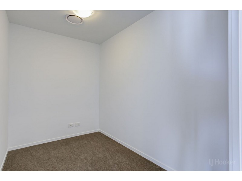 507/372 Marine Parade, Labrador QLD 4215