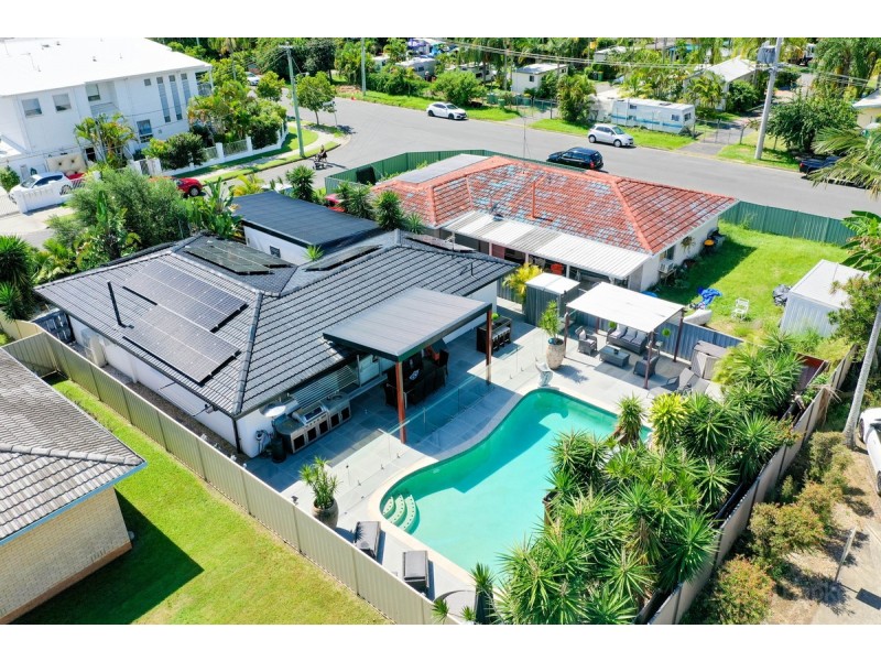 4 Rathbone Place, Labrador QLD 4215