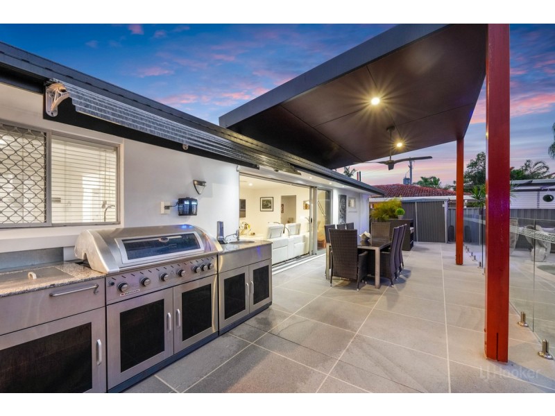 4 Rathbone Place, Labrador QLD 4215