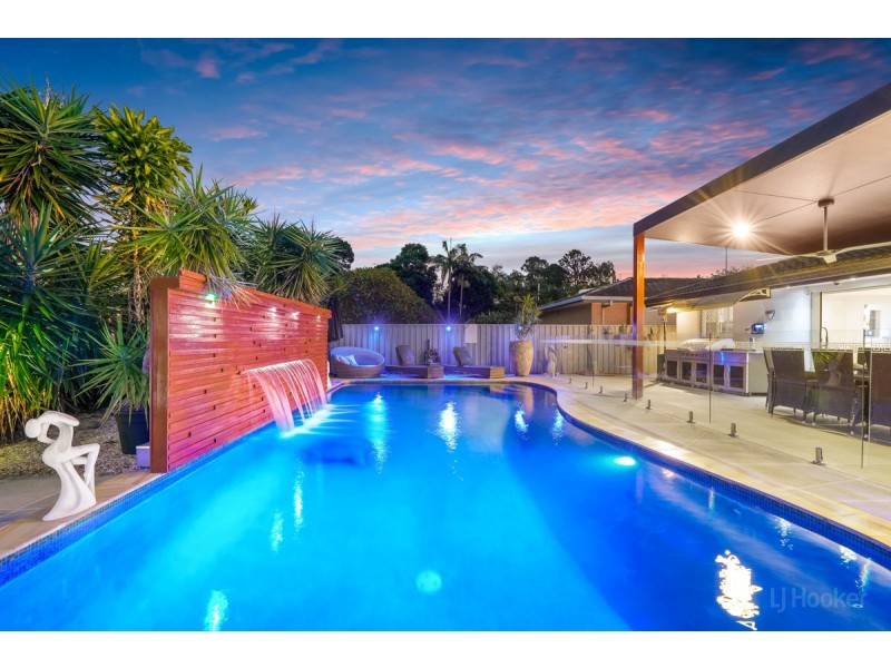 4 Rathbone Place, Labrador QLD 4215