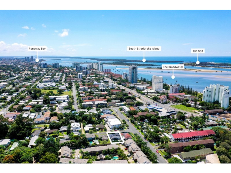 4 Rathbone Place, Labrador QLD 4215