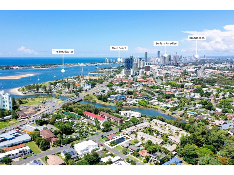 4 Rathbone Place, Labrador QLD 4215