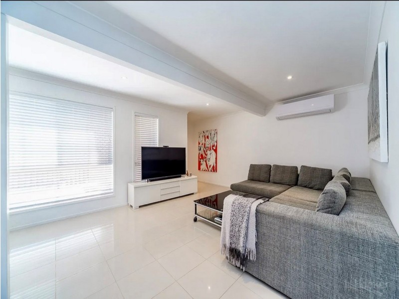 4/146 Central Street, Labrador QLD 4215