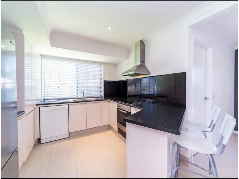 4/146 Central Street, Labrador QLD 4215