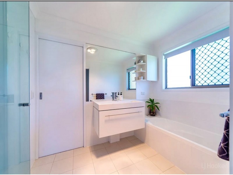 4/146 Central Street, Labrador QLD 4215