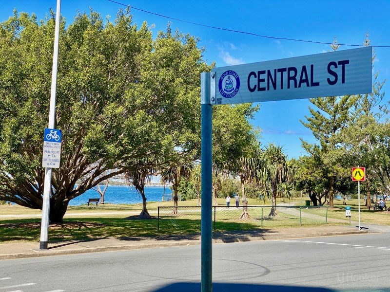 4/146 Central Street, Labrador QLD 4215