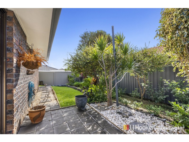 2/51 Government Road, Labrador QLD 4215