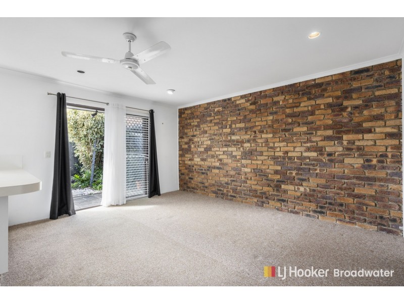 2/51 Government Road, Labrador QLD 4215