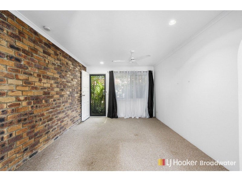 2/51 Government Road, Labrador QLD 4215