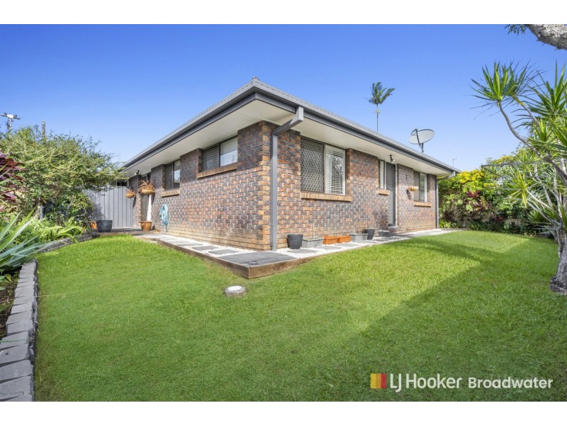 2/51 Government Road, Labrador QLD 4215